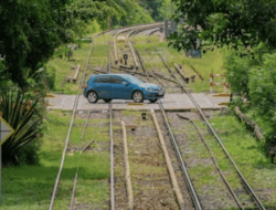 Mengapa Banyak Batu Kerikil di Jalur Kereta?