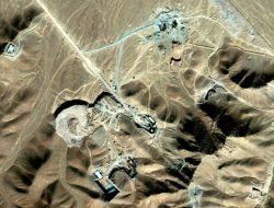 Teheran Tanggapi Ancaman Trump, Pastikan Uranium Tetap di Iran