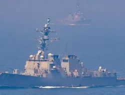 Trump Sebut Serangan Iran ke Kapal Perang AS Hanya ‘Sentuhan Cinta’, Gencatan Senjata Diklaim Masih Berlaku
