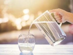 4 Manfaat Minum Air Hangat Pagi Hari, Salah Satu Mengatasi Sembelit