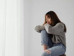6 Warna yang Menggambarkan Kesedihan Menurut Psikolog