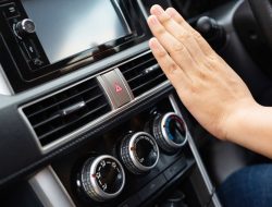 Cara Cepat Dinginkan Kabin Mobil Setelah Parkir di Tempat Panas
