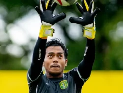 Kiper Persebaya Yakin Kalahkan Semen Padang! Misi Andhika Hapus Kutukan