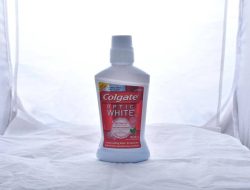 5 Tips Pilih Mouthwash Efektif Atasi Bau Mulut