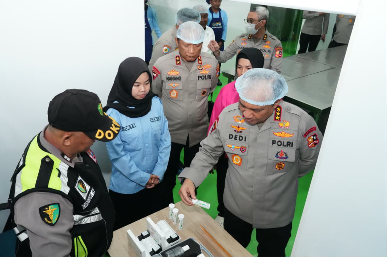 Prabowo Resmikan SPPG Polri