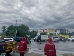 Seharian Hujan di Batam, Polisi Sisir Titik Rawan Banjir-Pohon Tumbang