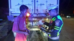 Truk Trailer di Batam