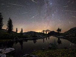 Jangan lewatkan hujan meteor 5 Mei 2026 malam, ini waktunya!