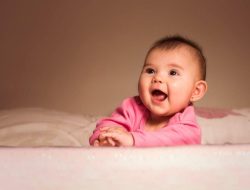 150 Nama Bayi April: Makna Indah 2 Kata