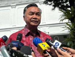 Anies: Dino Patti Djalal, Diplomat Berpengalaman