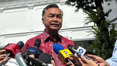 Anies: Dino Patti Djalal, Diplomat Berpengalaman