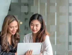 Perempuan Tanpa Gosip: 8 Tanda Diam Kelas Sosial Mereka