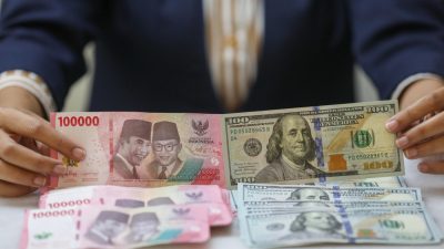 Rupiah Anjlok ke Rp17.887/USD Hari Ini