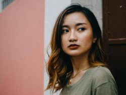 7 Penyebab Bruntusan Jidat Tersembunyi