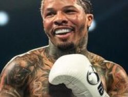 Satu Syarat Davis Rebut Sabuk Juara: KO Foster!