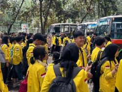 Mahasiswa Demo di Bundaran HI, Tak Ditemui Pejabat, Kecam Aparat, BEM UI: Ada Pemukulan