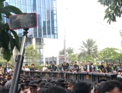 Meta mengalami gangguan, warganet kaitkan dengan demo BEM UI