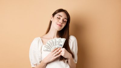 Karier melejit keuangan aman! 4 zodiak ini diramal paling beruntung sepanjang Juli 2026