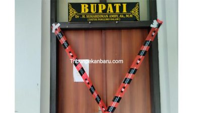 KPK segel ruang bupati Kuansing hingga sekda, ASN Pemkab terkejut pagi saat tiba di kantor