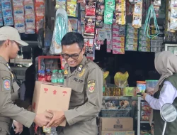 Satpol PP Samarinda Amankan 34 Botol Miras Campuran di Warung Kelontong