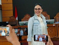 Terinspirasi Nikita Mirzani, Dewi Wulan Tak Takut Hadapi Lisa Mariana di Persidangan