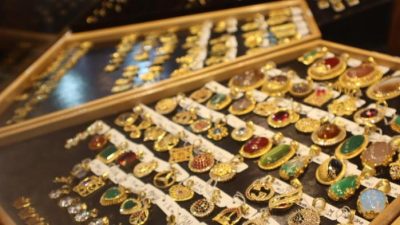 Harga emas Padang turun ke Rp2,22 juta per gram, buyback Rp2,16 juta