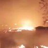 Desa Sade Lombok Terbakar, Ilalang dan Bangunan Bambu Hancur