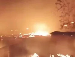 Desa Sade Lombok Terbakar, Ilalang dan Bangunan Bambu Hancur