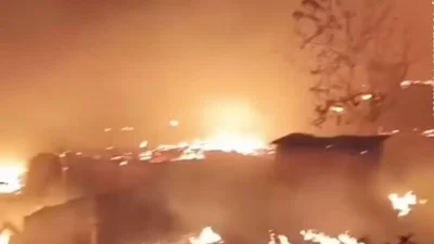Desa Sade Lombok Terbakar, Ilalang dan Bangunan Bambu Hancur
