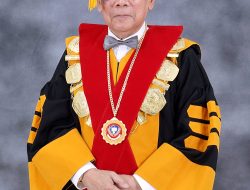 Rektor Unsoed Ahmad Sodiq Ditangkap KPK Pakai Rompi Tahanan