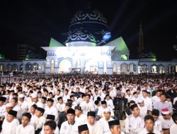 Kepri Bershalawat 3 Bergema, Kapolda Kepri hingga Ketua MPR Hadir Bareng Ribuan Jemaah