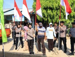 Ditpamobvit Polda Kepri Sebar 2.001 Bendera Merah Putih dan Sembako di Batam Jelang HUT ke-81 RI