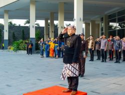 Karyawan Aston Batam Sukses Upacara 17 an hingga Lomba Gebuk Bantal di HUT RI ke-81