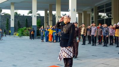Karyawan Aston Batam Sukses Upacara 17 an hingga Lomba Gebuk Bantal di HUT RI ke-81