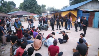 Diduga Jadi Sarang Narkoba, Kampung Madani Batam Digerebek, 95 Pria dan 19 Wanita Ditangkap