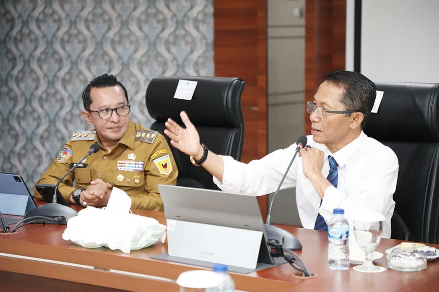 Bupati Tanah Datar ke Batam