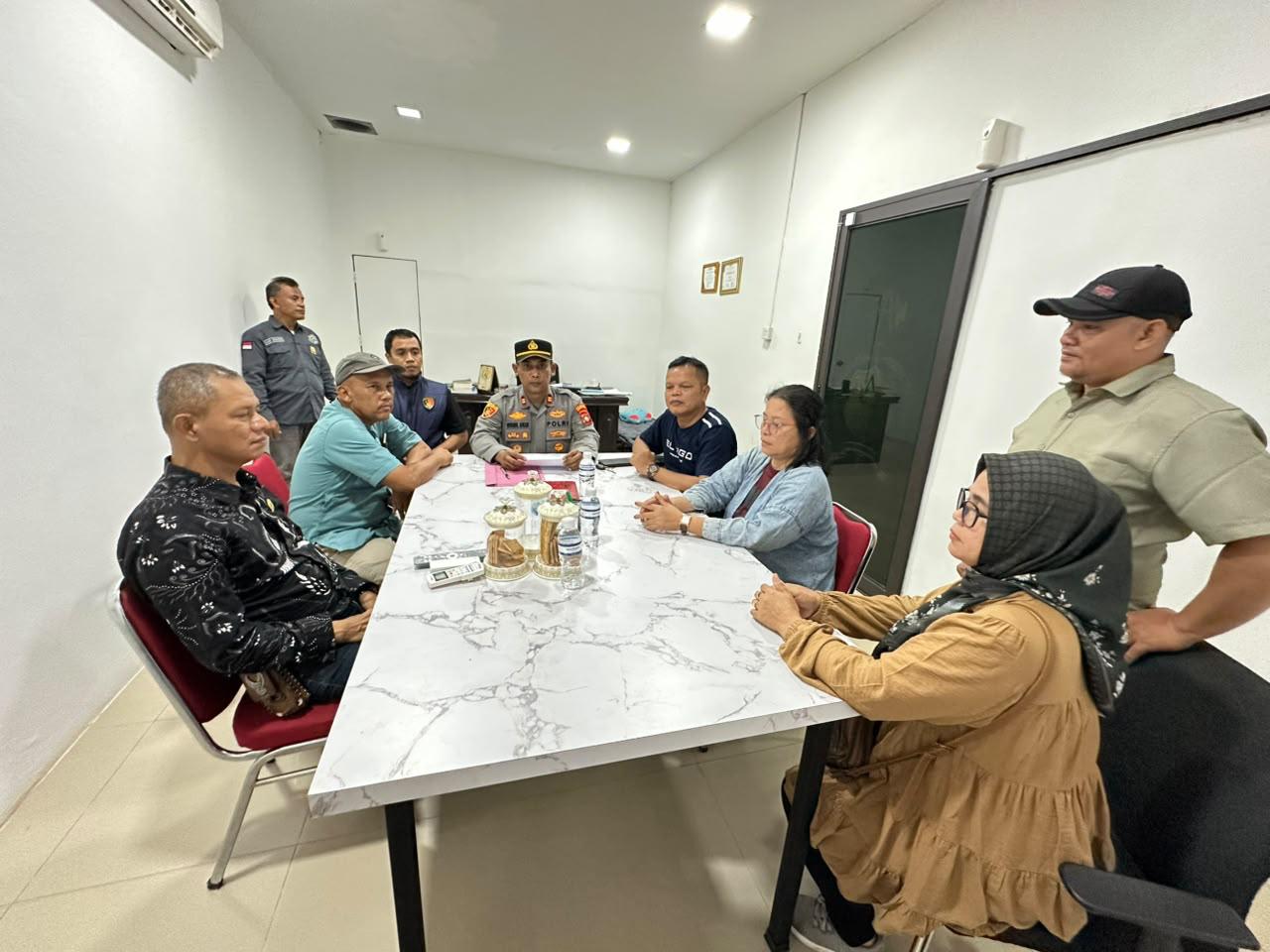 Mobil Digores di Batam