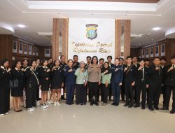 Mahasiswa Politeknik Pariwisata Batam Bedah Dapur Kehumasan Polda Kepri