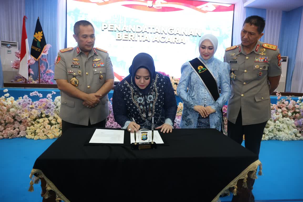 Ibu Asuh Polda Kepri