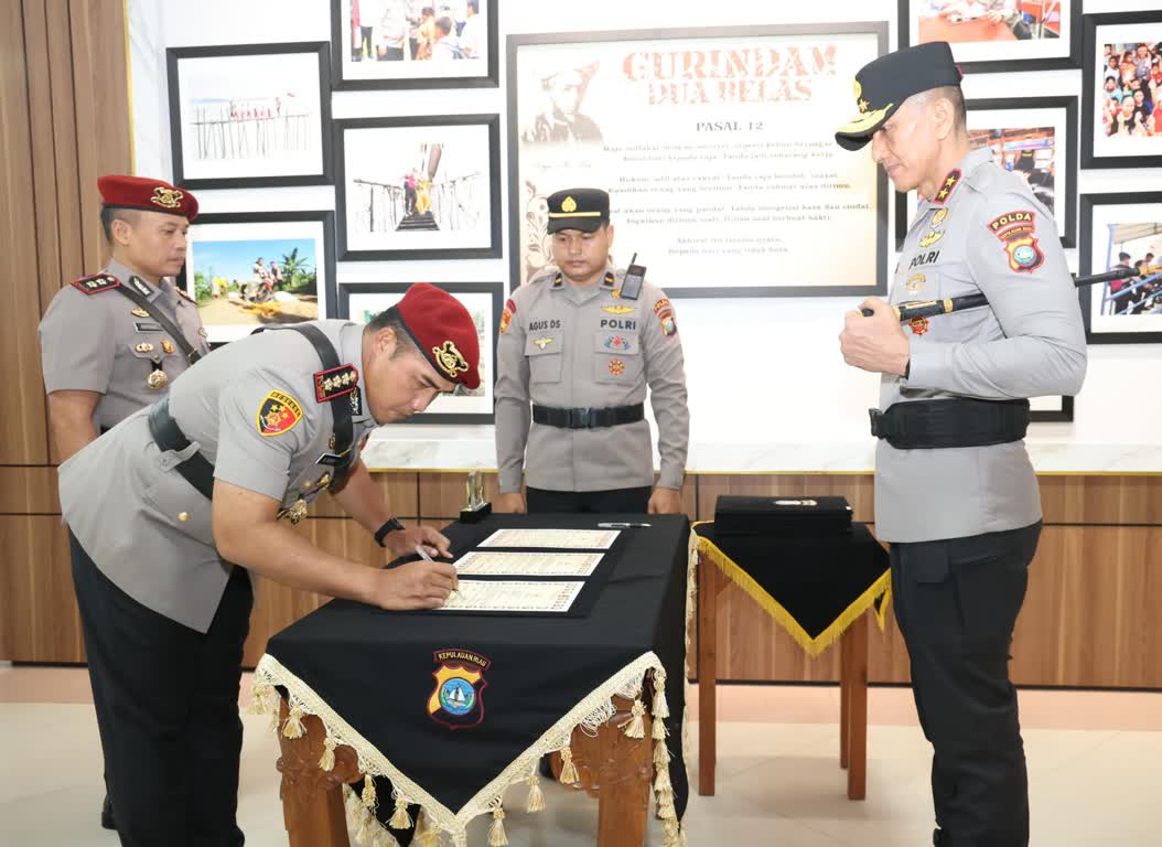 Sertijab 7 Pejabat Utama Polda Kepri