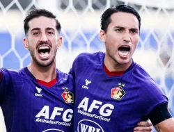 Persik Kediri Kehilangan Ezra Walian Sepanjang Musim Usai Operasi Lutut di Belanda