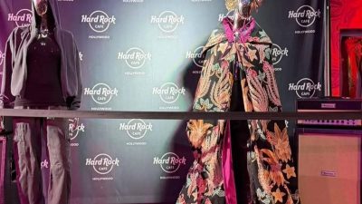 Memorabilia Agnez Mo Kini Dipajang Permanen di Hard Rock Hollywood