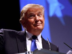 Trump Kembali Serang Abdul El-Sayed dengan Tuduhan Ikhwanul Muslimin