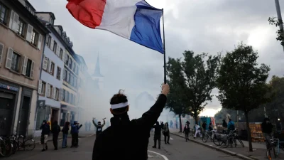 400 Ribu Warga Prancis Turun ke Jalan Protes Macron, Bentrokan Pecah